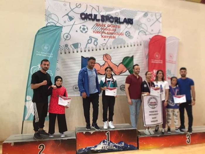Muşlu Demir Bilek Sporcu Çift Kolda Başarıya Ulaştı