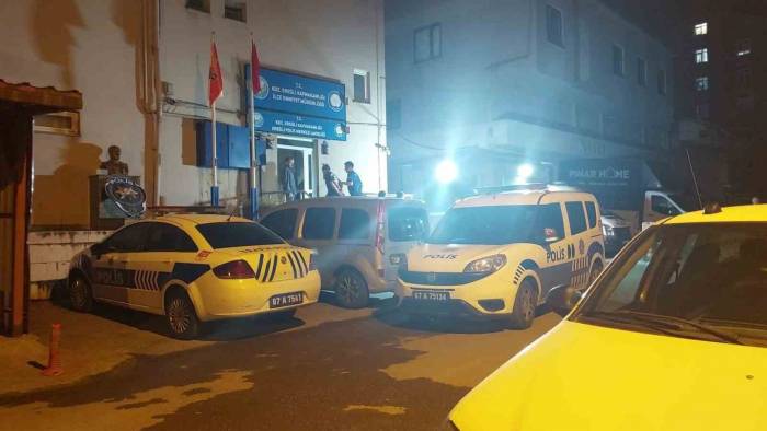 Önce Husumetlilerine Saldırdı Sonra Polise Direndi