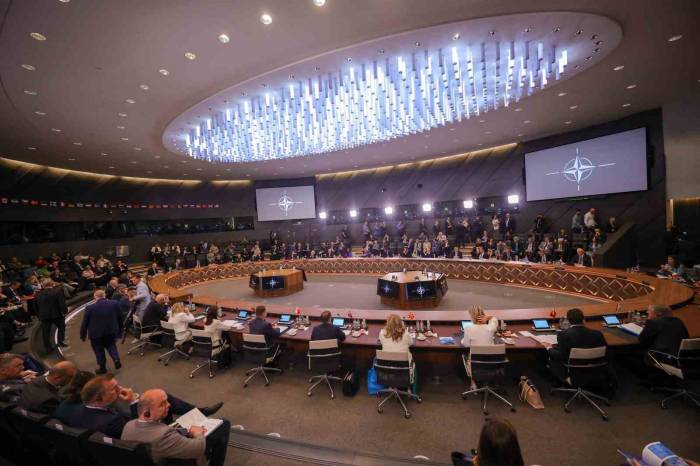 Nato Savunma Bakanları Toplantısı İkinci Gün Oturumları Başladı