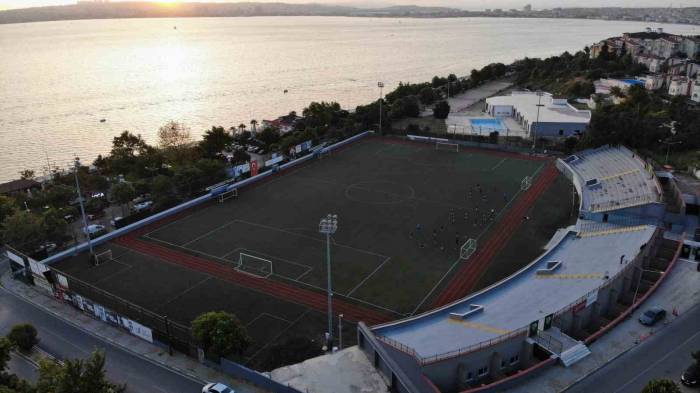 Beylikdüzü’nde İbb Zabıtaları İle Gürpınar Spor Kulübü Arasında Tadilat Krizi