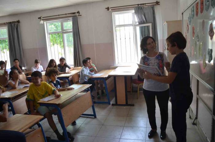 Didim’de Öğrenciler Karne Sevinci Yaşadı