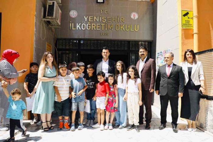 Yenişehir’de Öğrencilerin Karne Sevinci