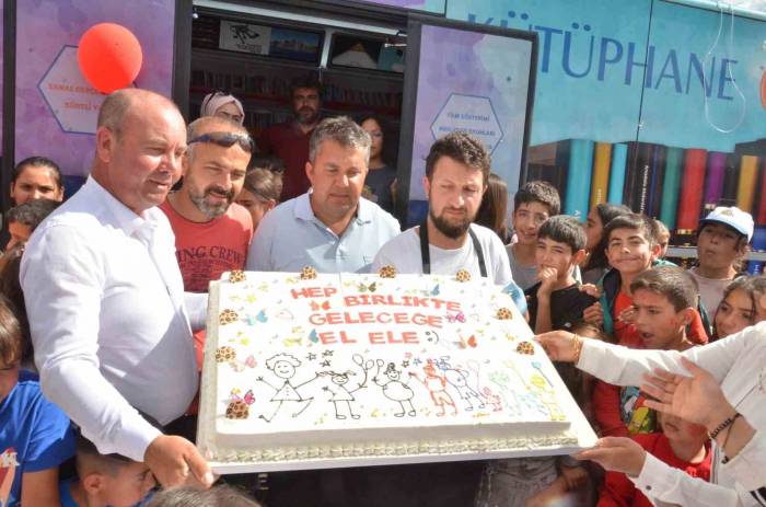 Doğum Gününü Kutlayamayan Depremzede Çocuklar İçin Sürpriz Parti