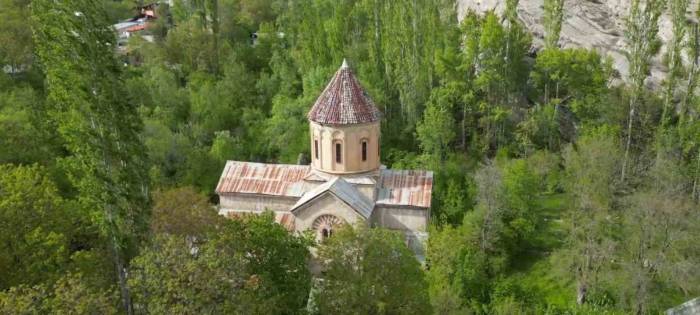 Haho Kilisesi Asırlara Meydan Okuyor