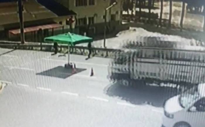 Freni Boşalan Kamyon Kontrol Noktasına Daldı