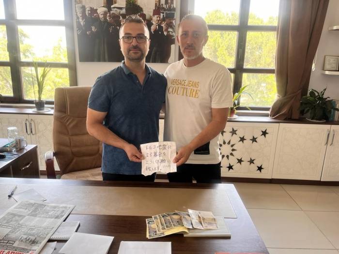 Japonyalı Genç Simav Müftülüğüne Deprem Bölgesi İçin Yardım Gönderdi