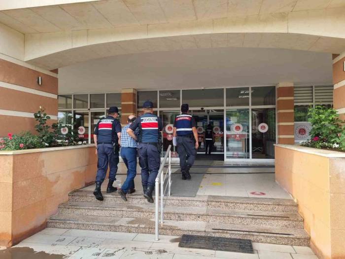 Jandarmadan Aranan Şahıslara Operasyon: 26 Gözaltı