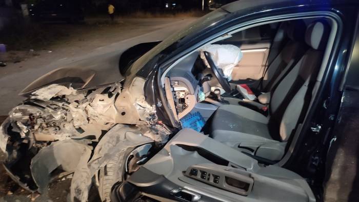 Sakarya’da Otomobil Duvara Çarptı: 1 Yaralı