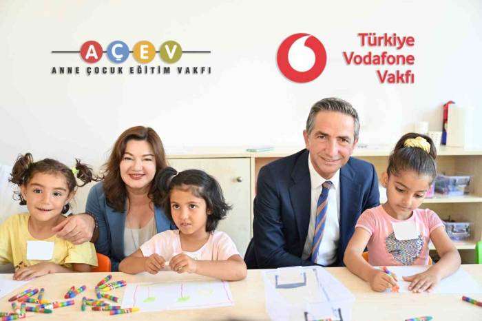 Deprem Bölgesinde Çocuk Ve Aile Merkezleri Açılıyor