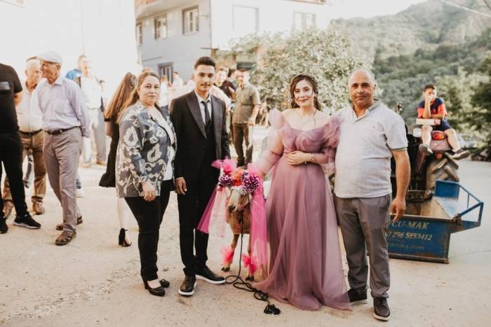 Aydın’da ‘gelin Adayına Süslü Koç Gönderme’ Geleneği Devam Ediyor