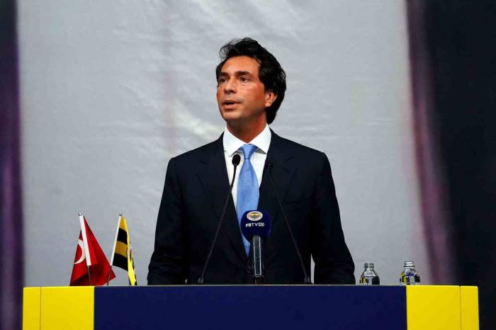 Burak Kızılhan: "5 Yıldızlı Armalarımızı Gelecek Sezon Her Alanda Kullanacağız"