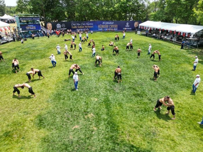 Hünkar Çayırı Yağlı Güreşleri Başladı