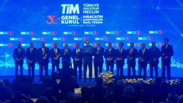 Ticaret Bakanı Bolat: “2023 Yılı İçin 385 Milyar Dolarlık Bir İhracat Hedefi Belirledik”