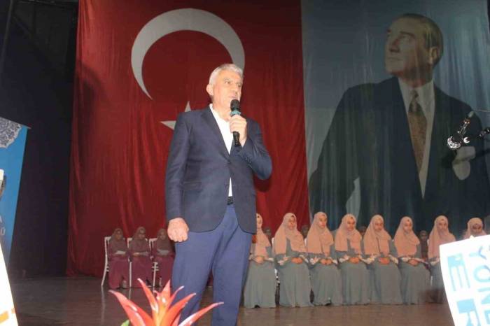 Hafızlık Taç Giyme Töreni Gerçekleşti