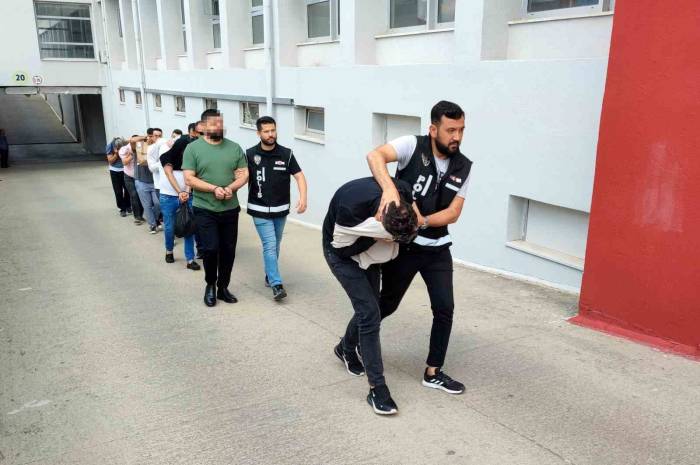 Piyasaya Yüzlerce Sahte Altın Süren Şüphelilerden 4’ü Tutuklandı
