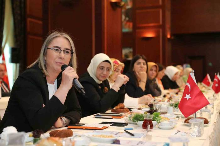 Ak Parti’li Çankırı’dan İzmir Barosu’na "onur Haftası" Tepkisi