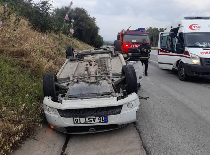 Otobanda Kontrolden Çıkan Otomobil Ters Döndü