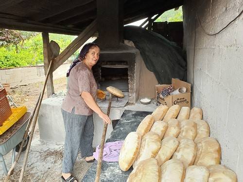 Füruzan Teyzenin Ekmeğinin Lezzeti İl Sınırlarını Aştı