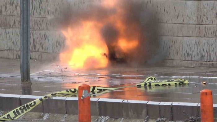 Kırıkkale’de ’bomba’ Paniği: Emniyetin Yanına Bırakılan Şüpheli Çanta Fünye İle Patlatıldı