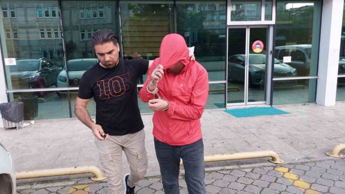 Uyuşturucu Ticaretinden 2 Kişi Tutuklandı