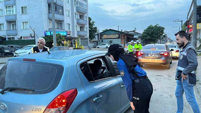 Düzce’de Polisten Eş Zamanlı Denetim