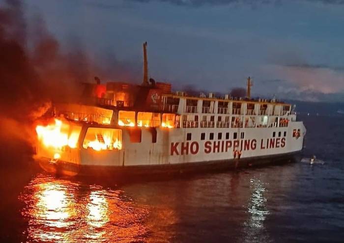 Filipinler’de 120 Yolcunun Bulunduğu Feribotta Yangın