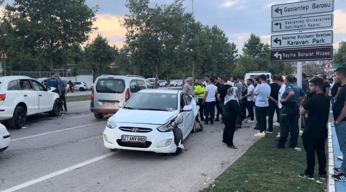 Gaziantep’te Zincirleme Trafik Kazası: 3’ü Çocuk 7 Yaralı