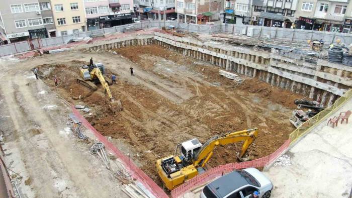 Başkan Demir: “ilkadım’da İnşaatı Devam Eden İki Proje İle Otopark Sorununa Neşter Vuracağız”