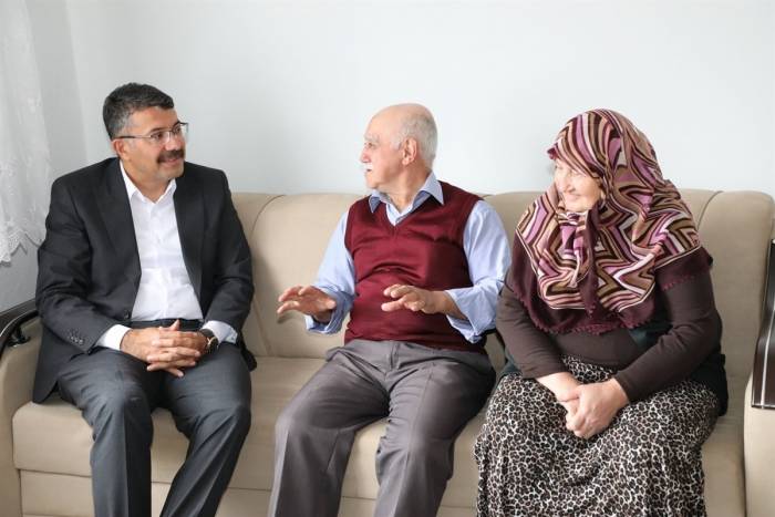 Vali Ali Çelik, Babalar Günü’nü Şehit Babalarıyla Geçirdi