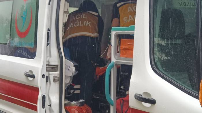 Silah Sesine Koşan Vatandaşlar Genç Adamı Kanlar İçinde Buldu