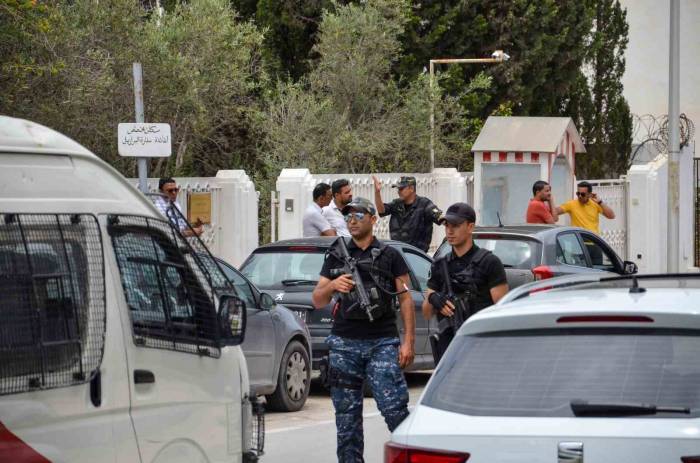 Brezilya’nın Tunus Büyükelçiliği’ne Bıçaklı Saldırı: 1 Polis Yaralandı