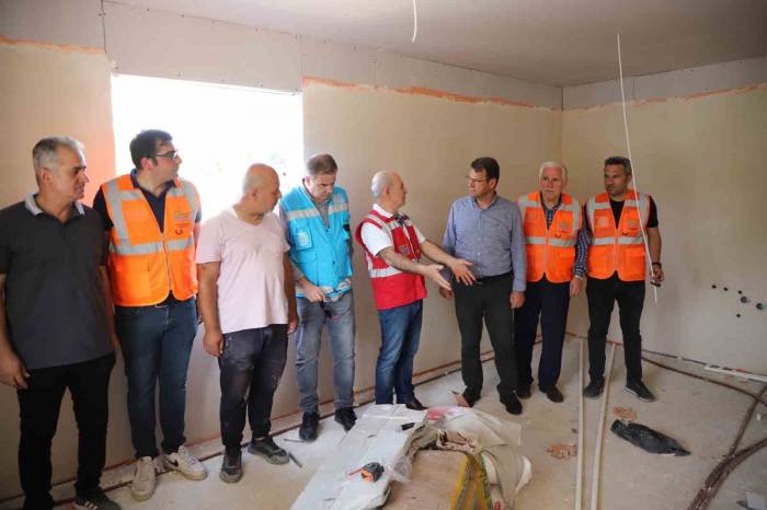 Büyükçekmece Belediyesi Depremzedeleri Yalnız Bırakmıyor