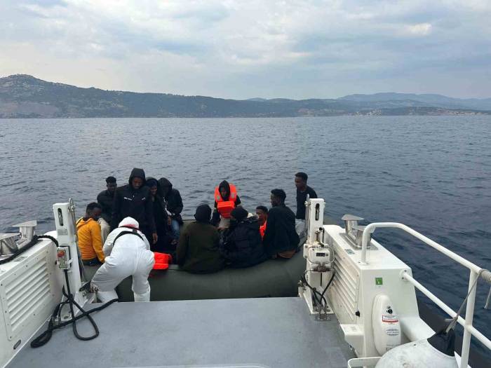 Ayvacık Açıklarında Yunan Unsurlarınca Ölüme Terk Edilen 35 Kaçak Göçmen Kurtarıldı
