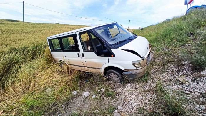 Sungurlu’da Minibüs Tarlaya Uçtu: 1 Ölü