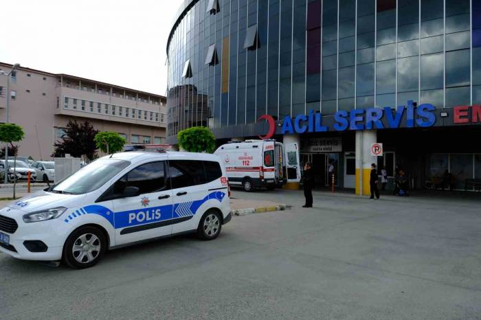 Evinde Kalp Krizi Geçiren Yaşlı Kadın Hastanede Hayatını Kaybetti