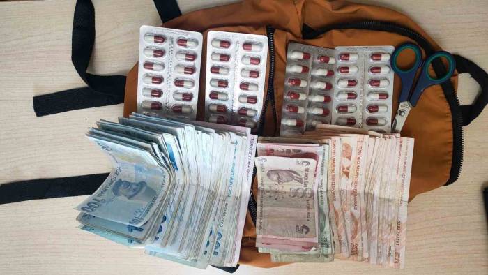Şüpheliler Takip Edildi, 26 Zehir Taciri Tutuklandı