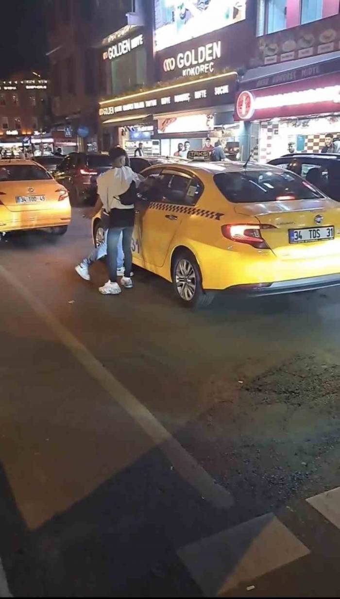 İstanbul’da Taksiciye Tekme Ve Yumruklu Saldırı