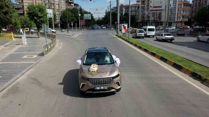 Başkanın Togg’u Gelin Arabası Oldu