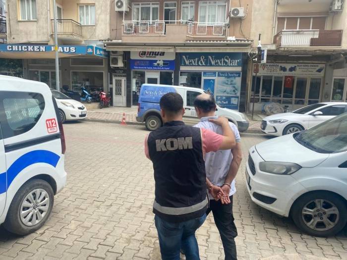 İzmir’de Üzerinden 42 Bin Lira Sahte Para Çıkan Kişi Tutuklandı