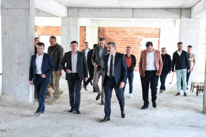 Vali Ergün, Yeni Uşşak Aşevi İnşaatını İnceledi