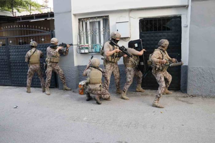Adana’da Organize Suç Örgütüne Şafak Baskını: Çok Sayıda Gözaltı Var
