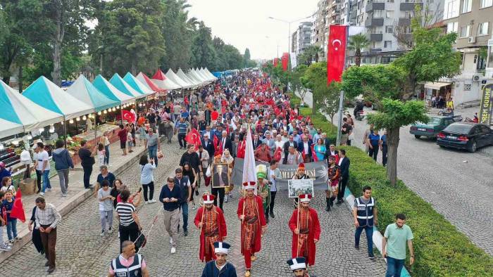 Bergama Festivaline Hadise Damgası