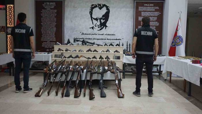 Edirne’de “kukla 22” Operasyonunda Adeta Cephanelik Çıktı