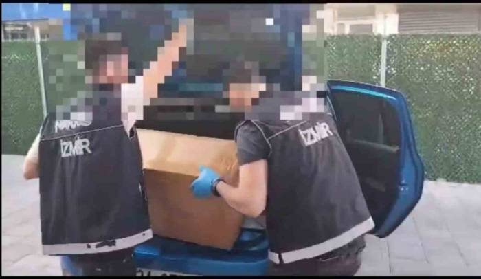 İzmir’de Binlerce Sentetik Ecza Maddesi Ele Geçirildi