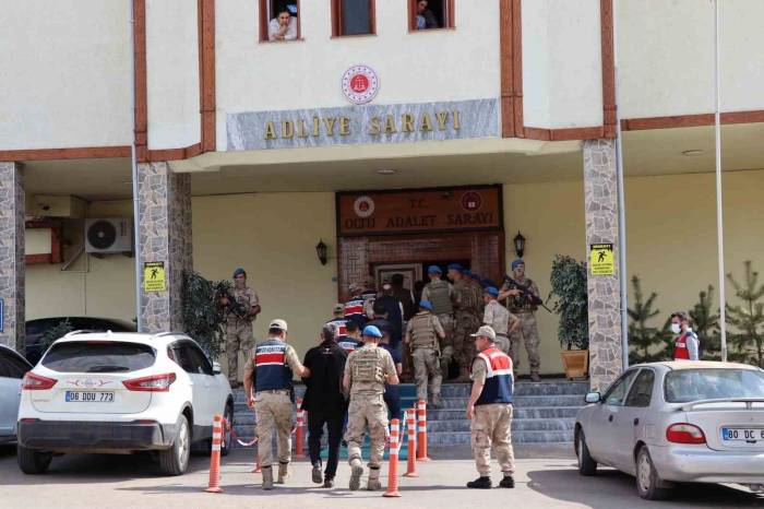 Erzurum’da Jandarmanın Uyuşturucu Operasyonunda 14 Tutuklama
