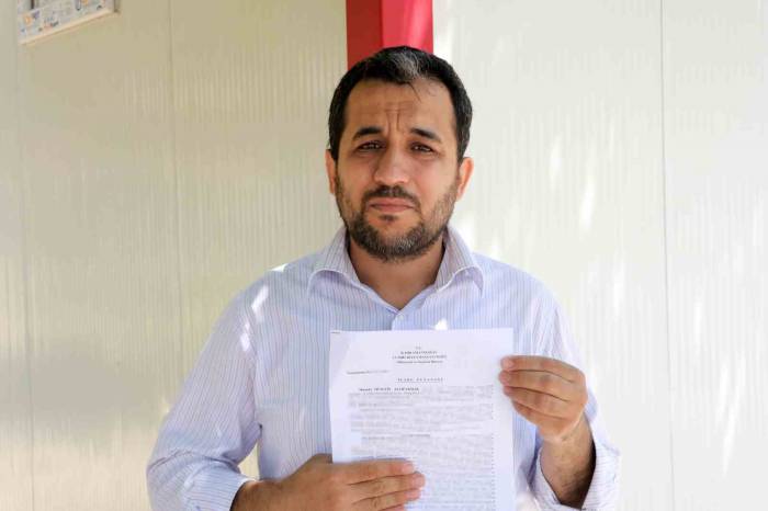 Depremde Evi Yıkılan Öğretmen, Dolandırıcılara Da 325 Bin Tl Kaptırdı