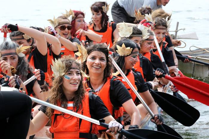 Küçükçekmece Gölü’nde Dragon Bot Festivali Heyecanı Yaşandı