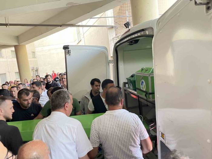 Belediye Başkanının Hayatını Kaybettiğini Duyan Hastaneye Koştu
