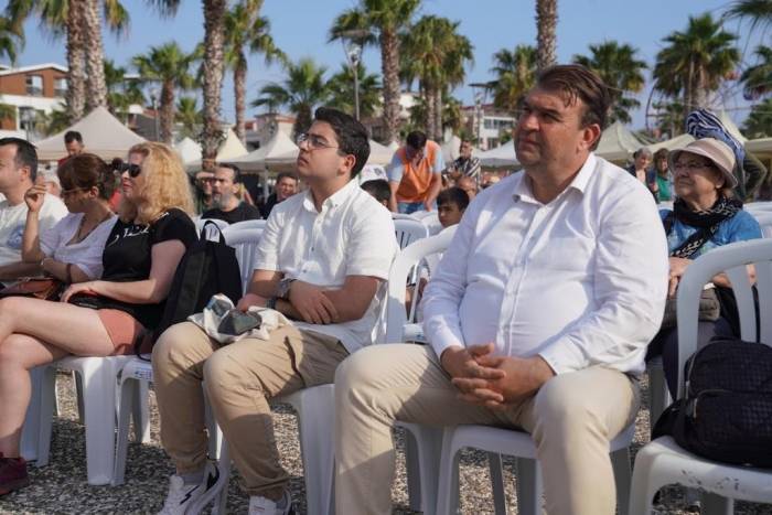 Onlarca Yazar Ve Binlerce Kitap Seferihisarlılarla Buluştu