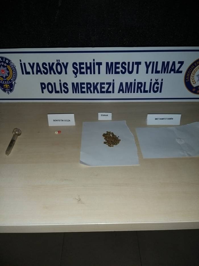 Polis Merkezi Ekipleri 3 Ayrı Kişiyi Uyuşturucuyla Yakaladı